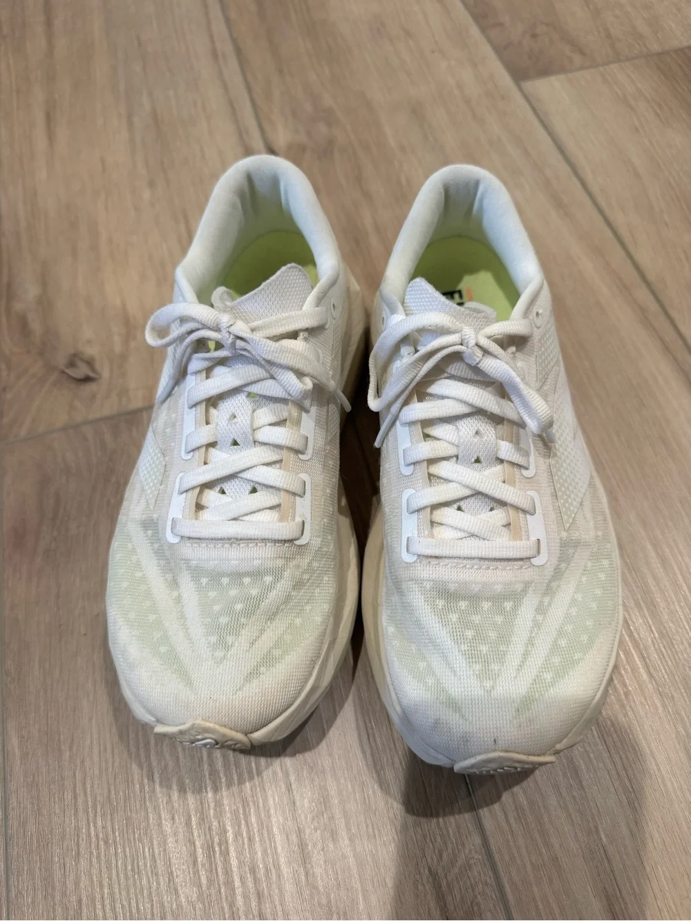 New Balance Women's White Athletic Lace-Up Running Shoes